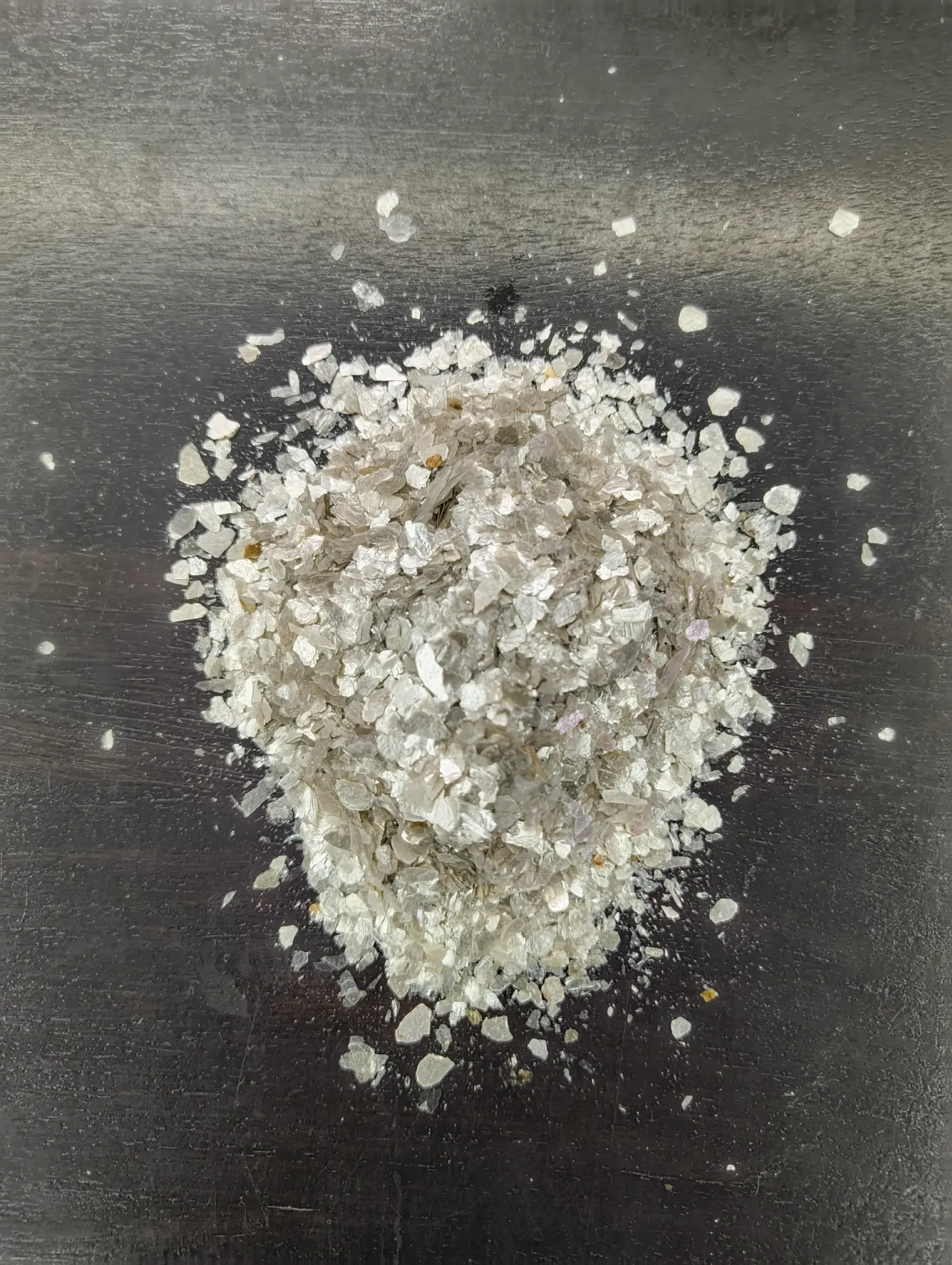 Silver Mica Flakes - 25 kg (20mesh)